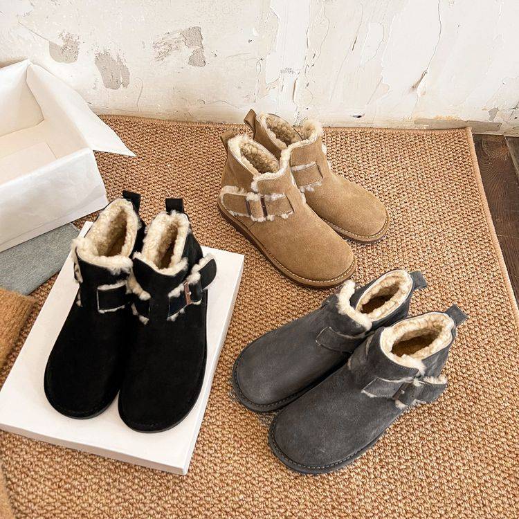 Suede Winter Boots with Strap - Gray