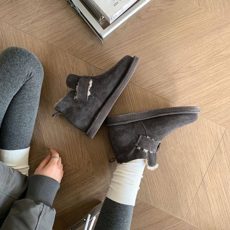 Suede Winter Boots with Strap - Gray