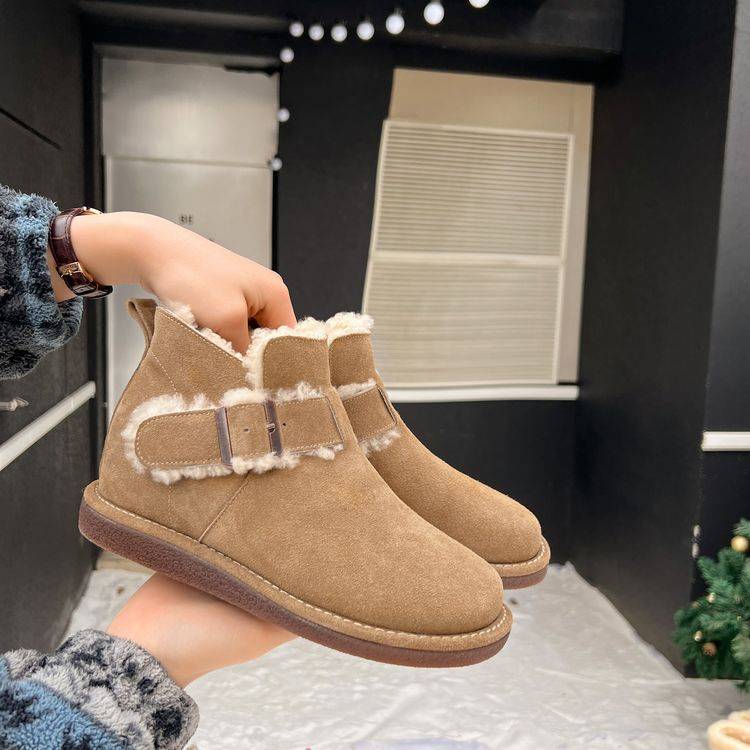 Suede Winter Boots with Strap - Brown